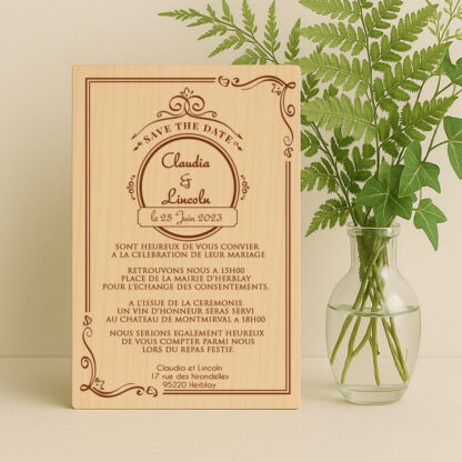 Faire-part en bois avec ornement cadre