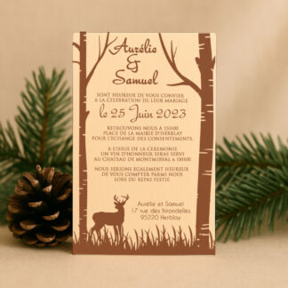 Faire-part en bois cerf dans le bois