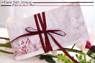 Echantillon pli romantique fleuri bordeaux